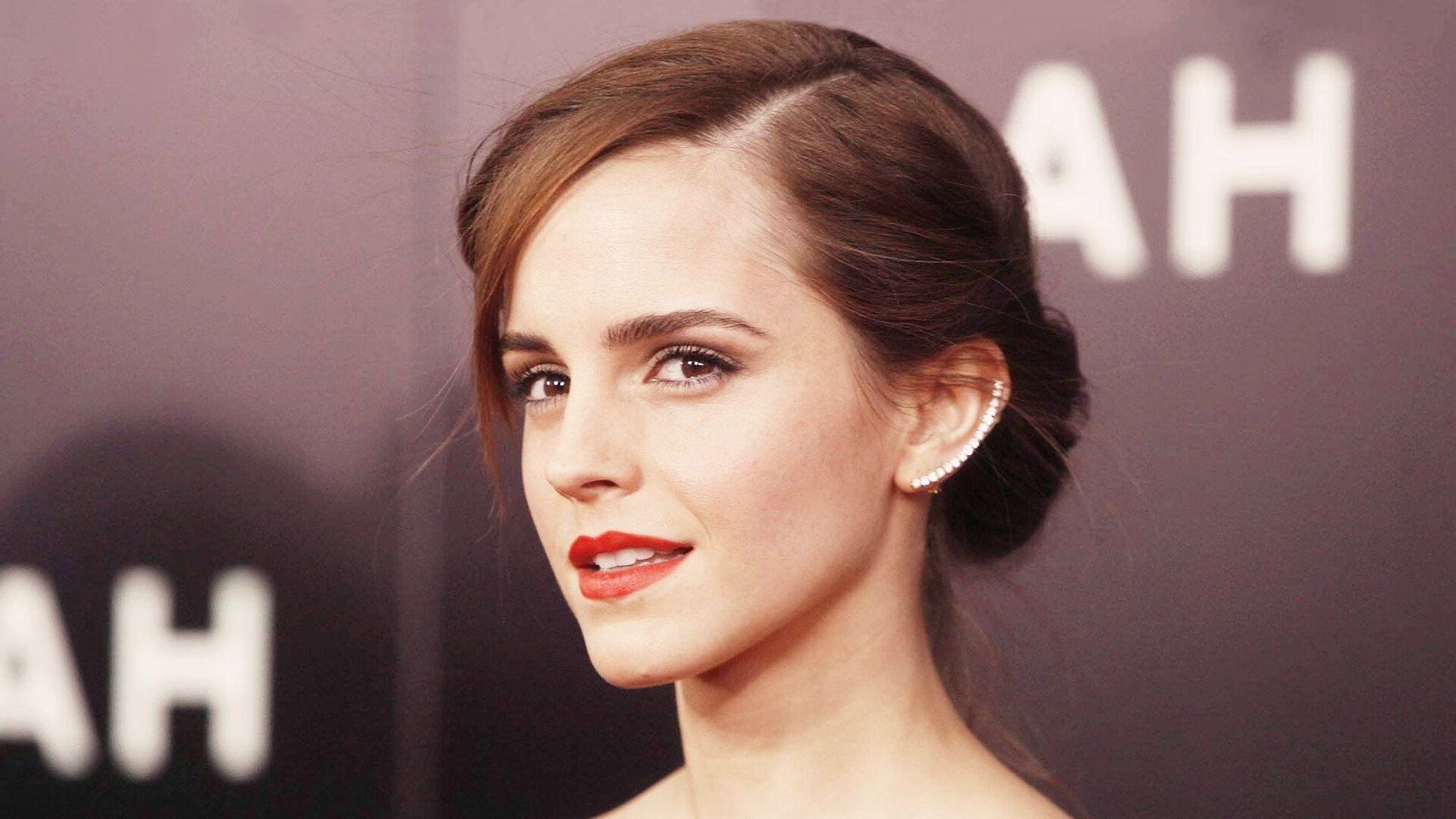 九游游戏中心-替补球员把握上场机会关键时刻送出决定性助攻,替补球员应从什么位置入场